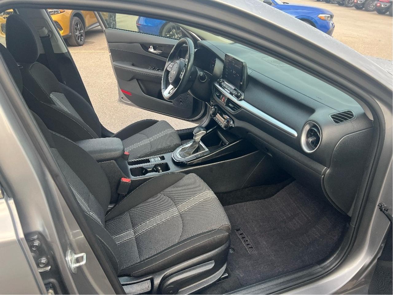 2023 Kia Forte EX *SUNROOF *REMOTE START *HEATED SEATS *1 OWNER Photo