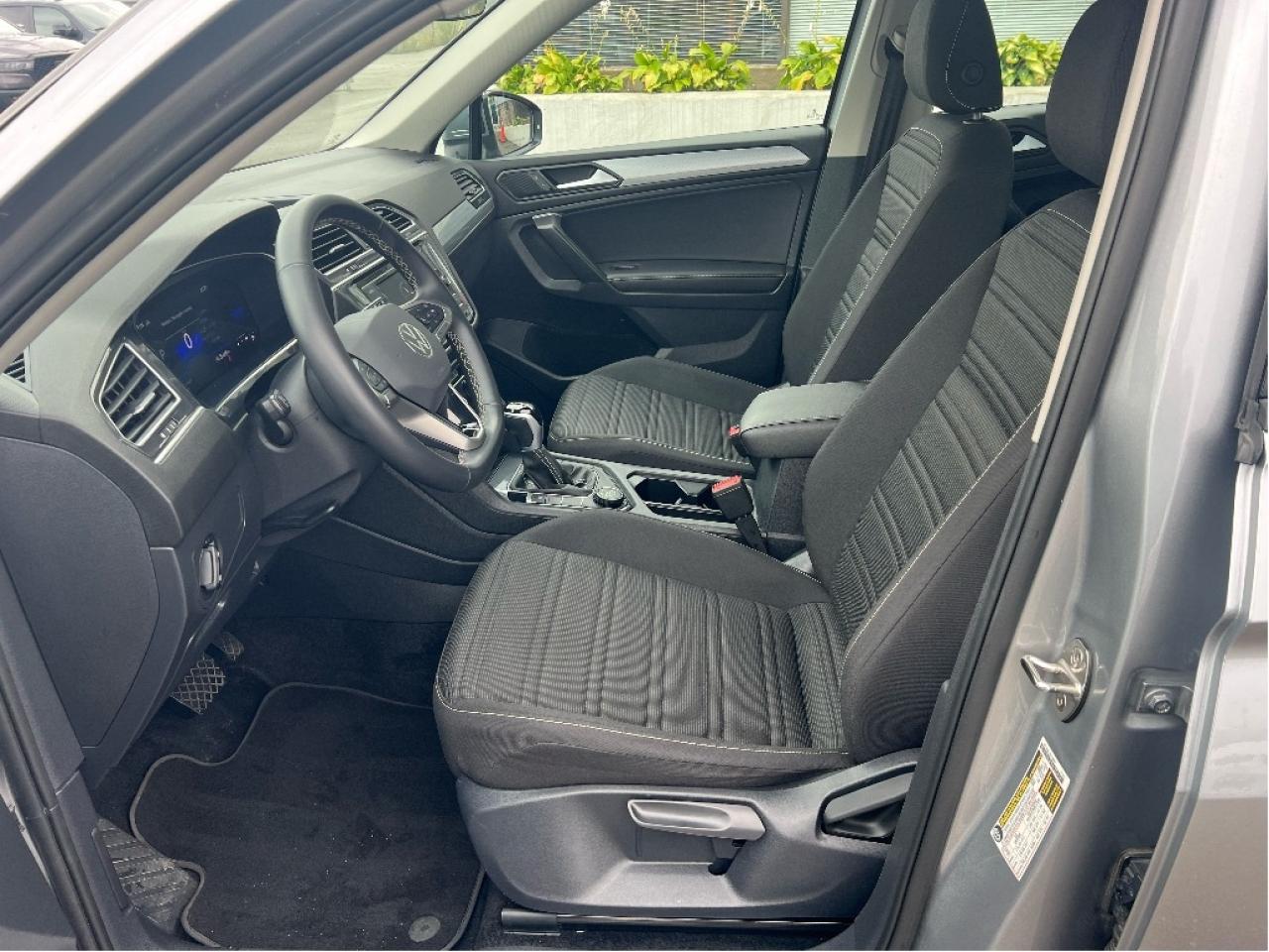2024 Volkswagen Tiguan Trendline 4MOTION *SAFETY SUITE *CLEAN CARFAX Photo