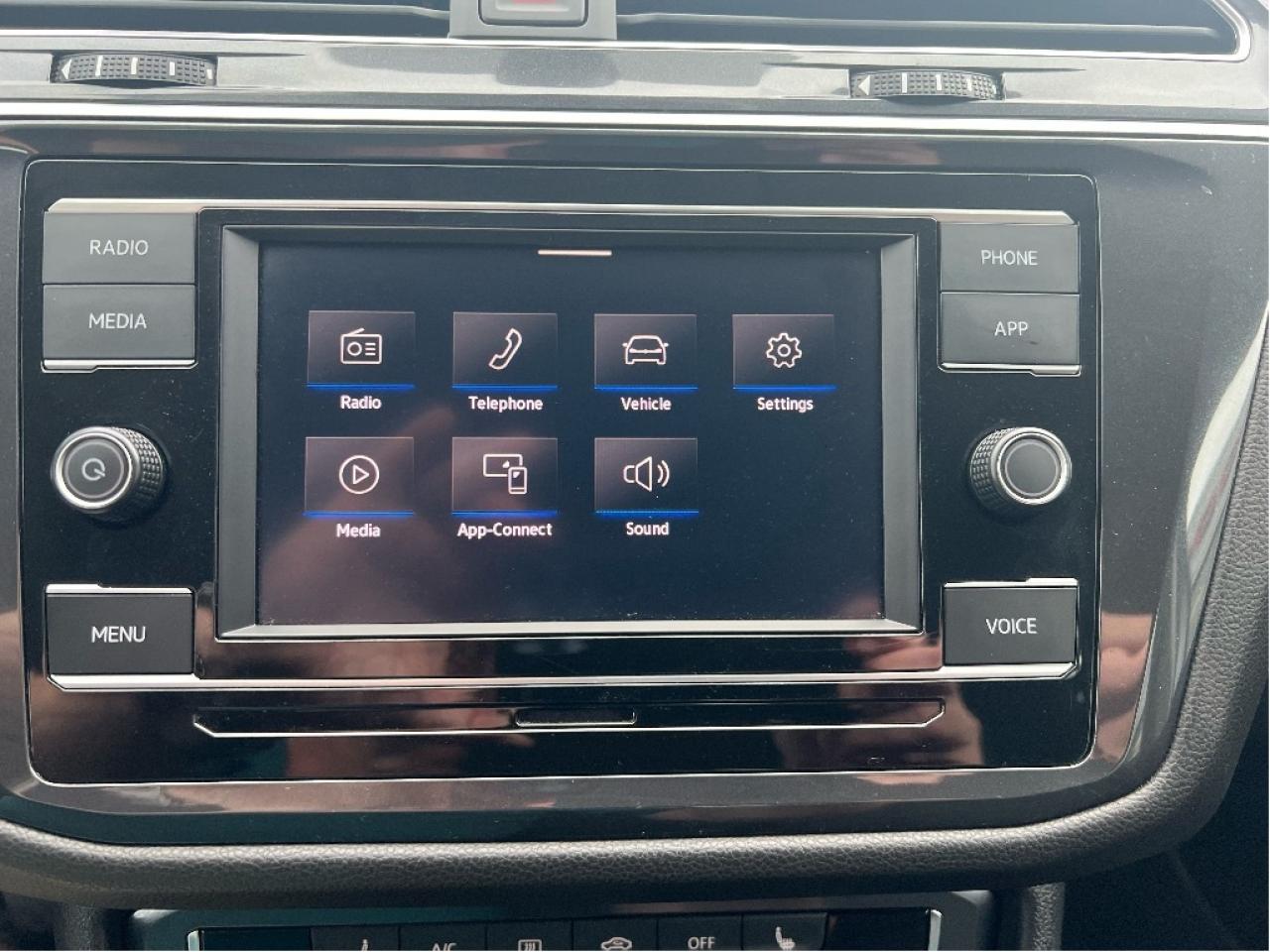 2024 Volkswagen Tiguan Trendline 4MOTION *SAFETY SUITE *CLEAN CARFAX Photo