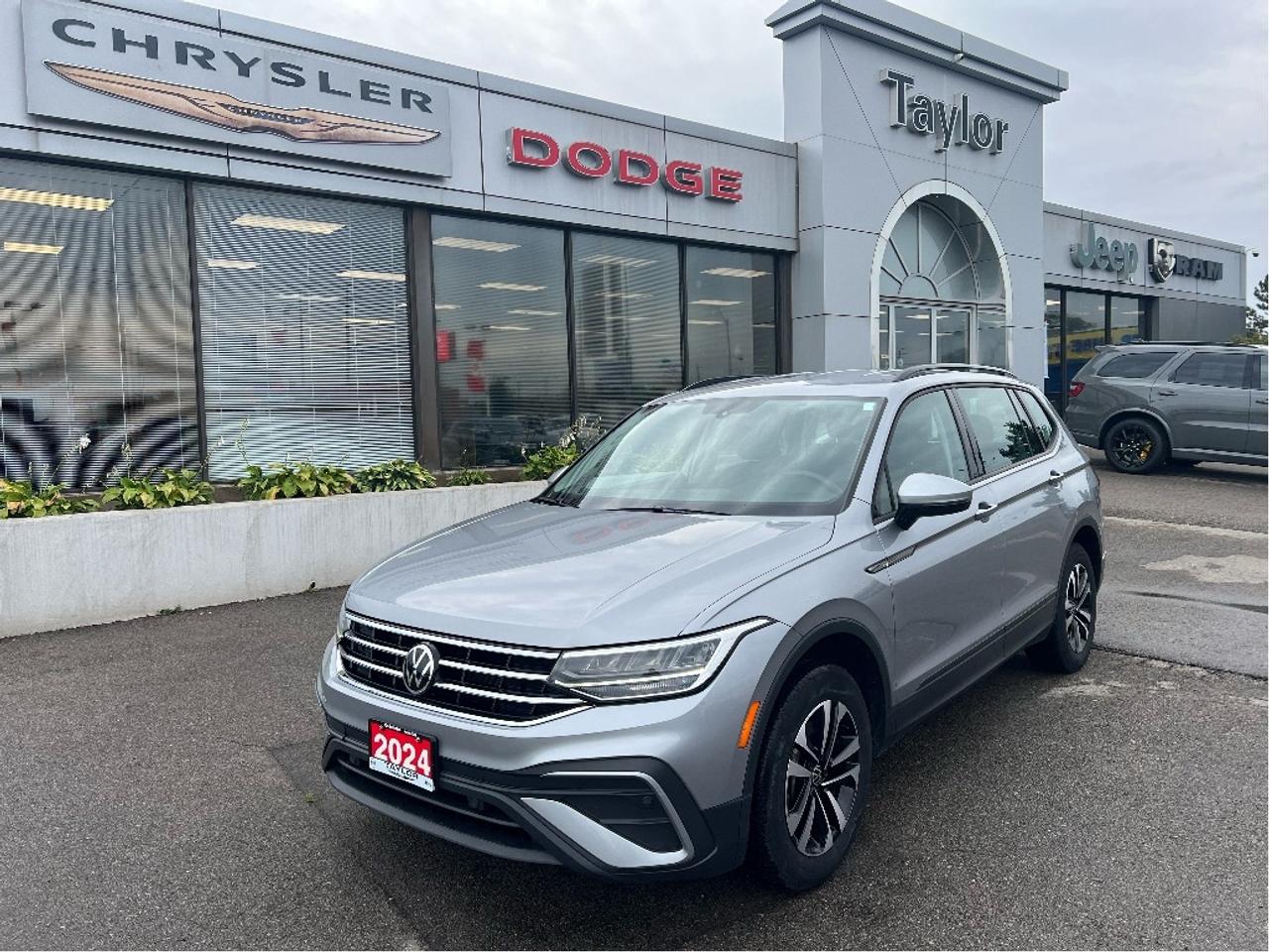 2024 Volkswagen Tiguan Trendline 4MOTION *SAFETY SUITE *CLEAN CARFAX Photo2