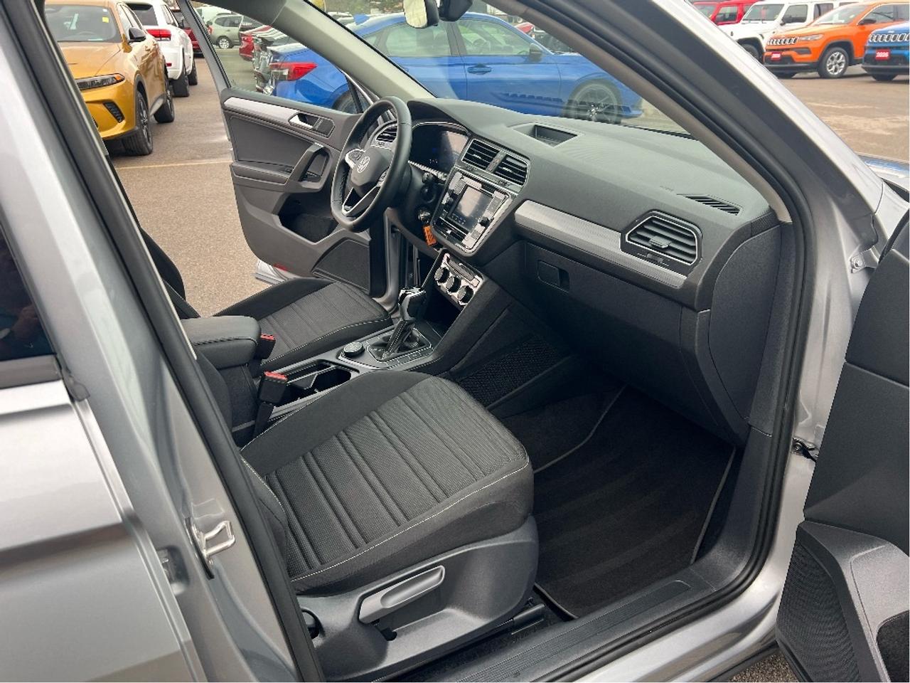 2024 Volkswagen Tiguan Trendline 4MOTION *SAFETY SUITE *CLEAN CARFAX Photo