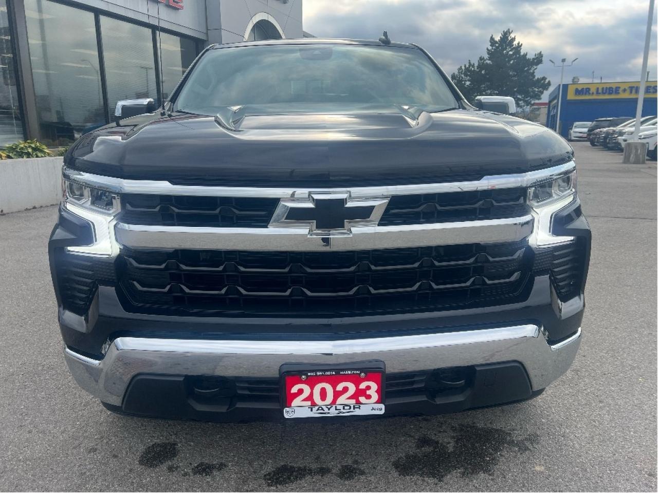 2023 Chevrolet Silverado 1500 LT Crew 4x4 5.3L V8 *CLEAN CARFAX *LOW KMS Photo2