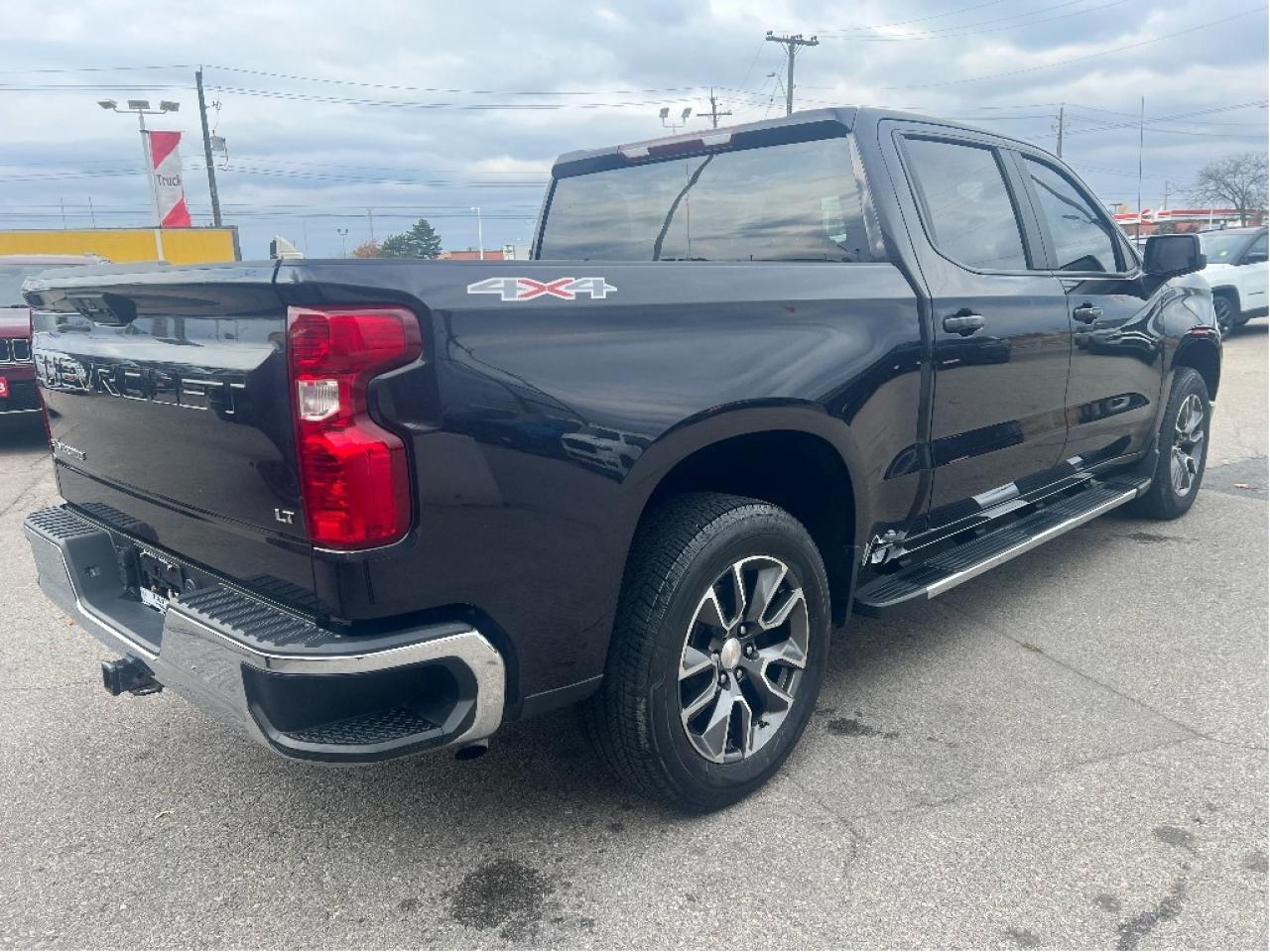 2023 Chevrolet Silverado 1500 LT Crew 4x4 5.3L V8 *CLEAN CARFAX *LOW KMS Photo