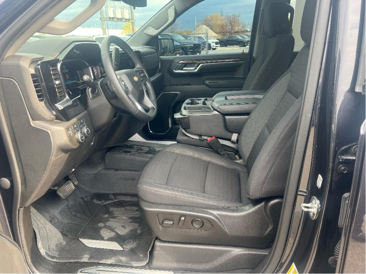 2023 Chevrolet Silverado 1500 LT Crew 4x4 5.3L V8 *CLEAN CARFAX *LOW KMS Photo