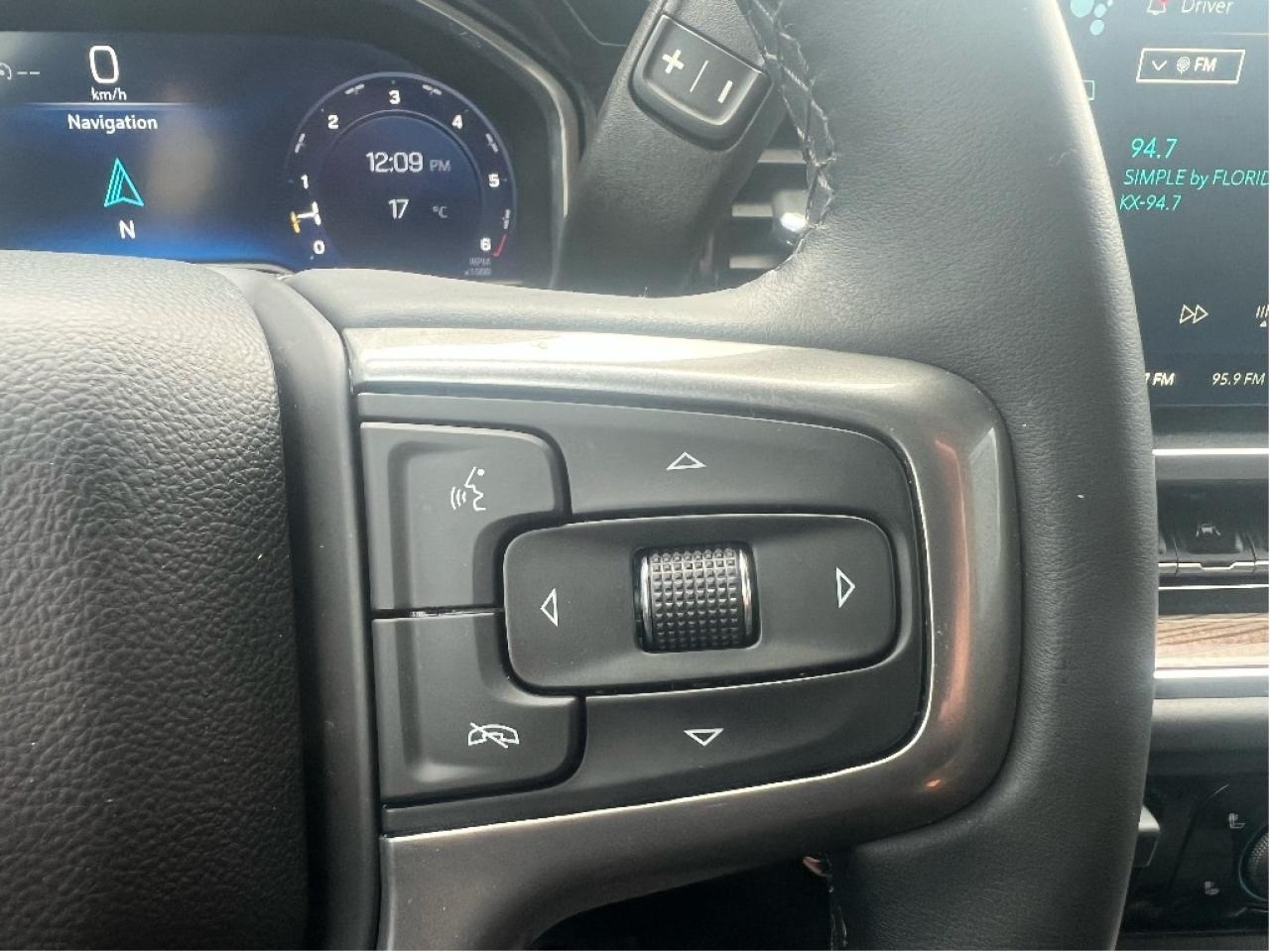 2023 Chevrolet Silverado 1500 LT Crew 4x4 5.3L V8 *CLEAN CARFAX *LOW KMS Photo