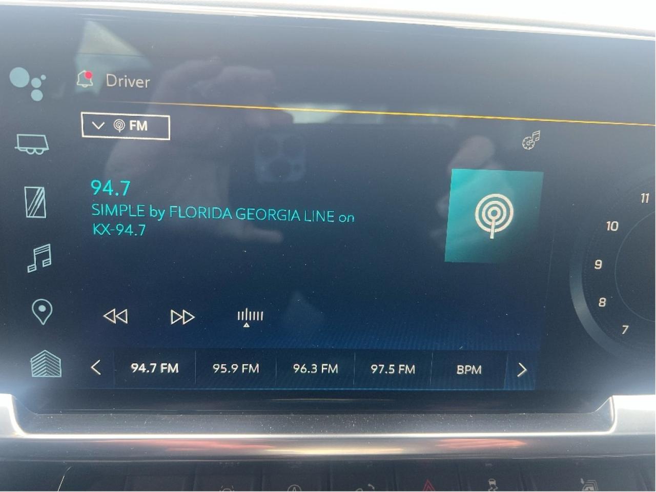 2023 Chevrolet Silverado 1500 LT Crew 4x4 5.3L V8 *CLEAN CARFAX *LOW KMS Photo