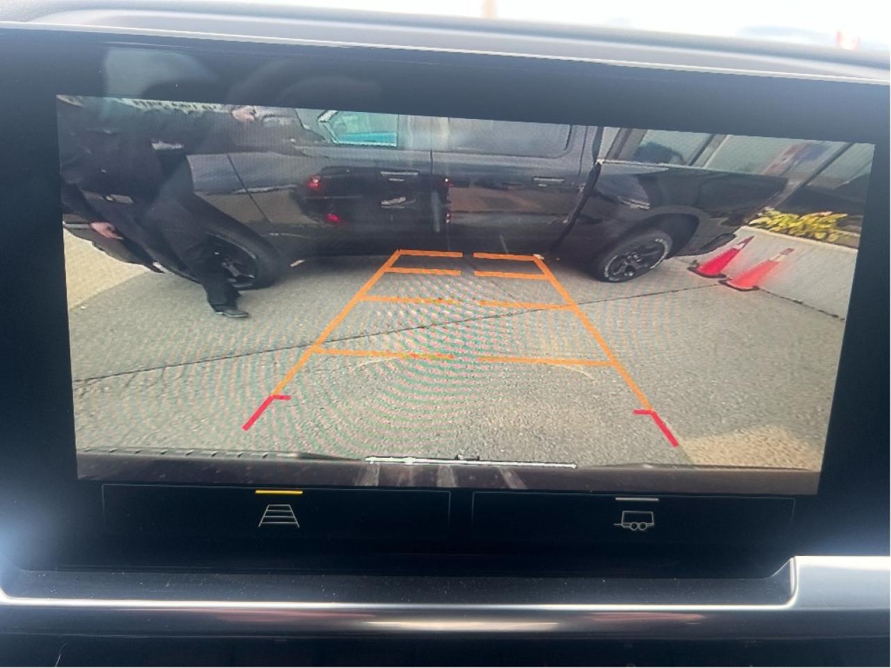 2023 Chevrolet Silverado 1500 LT Crew 4x4 5.3L V8 *CLEAN CARFAX *LOW KMS Photo