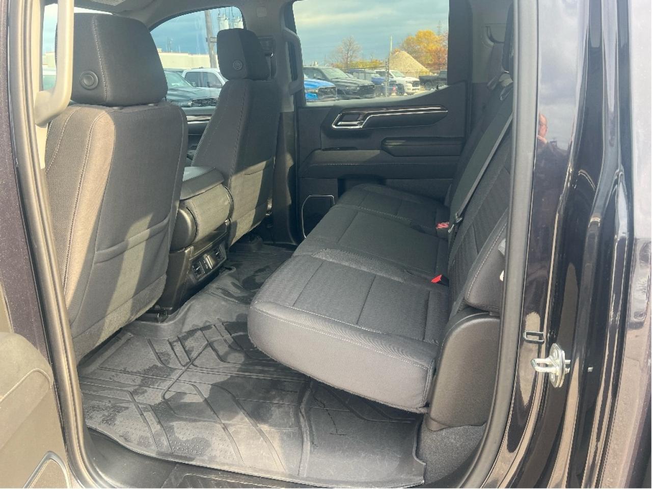 2023 Chevrolet Silverado 1500 LT Crew 4x4 5.3L V8 *CLEAN CARFAX *LOW KMS Photo