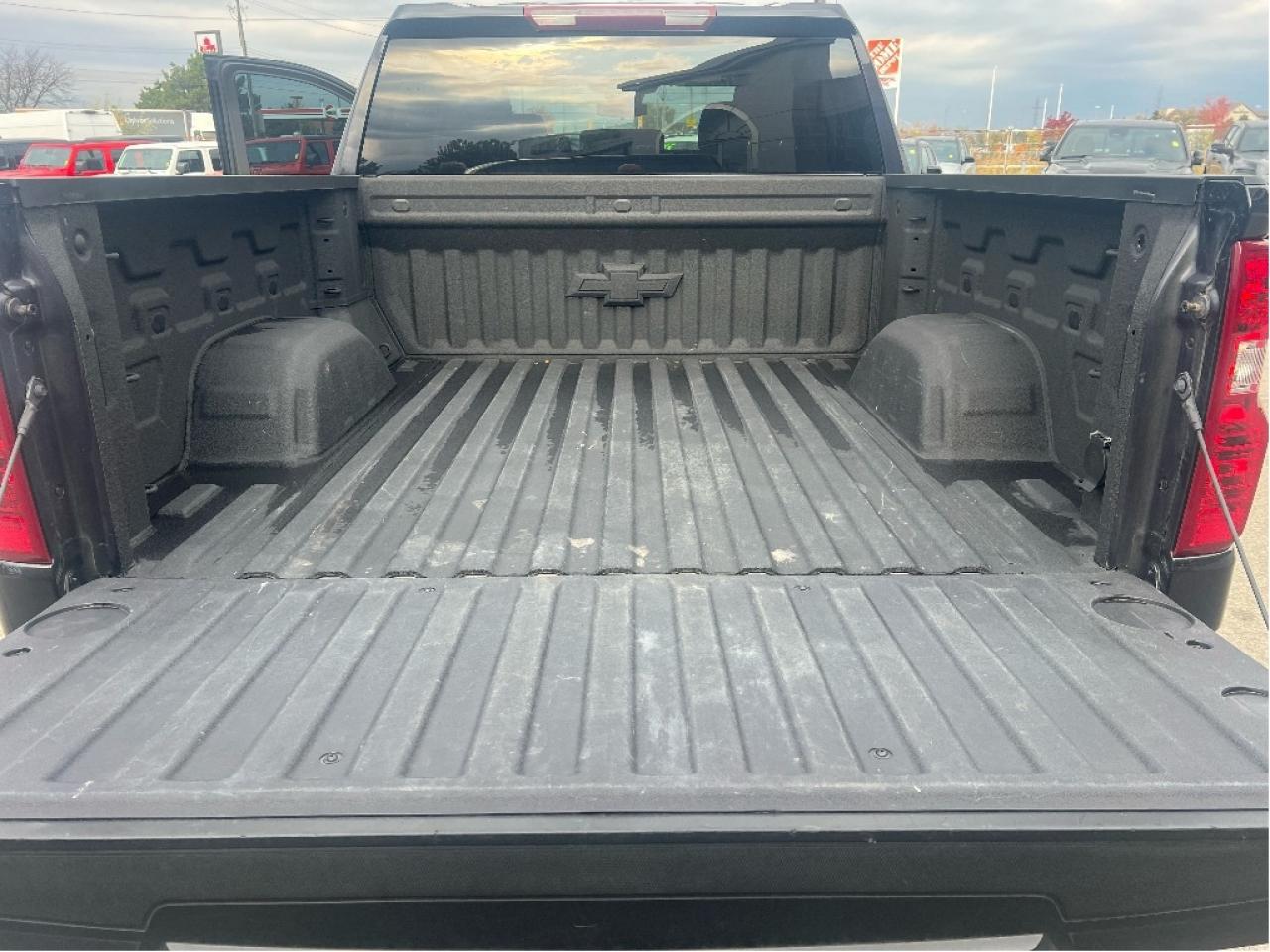 2023 Chevrolet Silverado 1500 LT Crew 4x4 5.3L V8 *CLEAN CARFAX *LOW KMS Photo