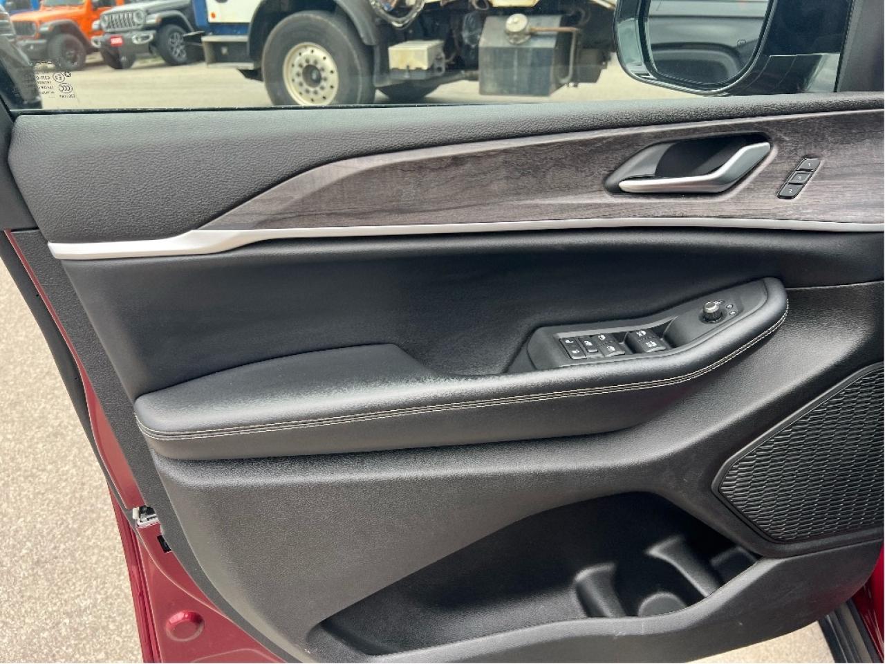 2023 Jeep Grand Cherokee Limited 4x4 *POWER SEATS *NAVIGATION *SAFETY Photo