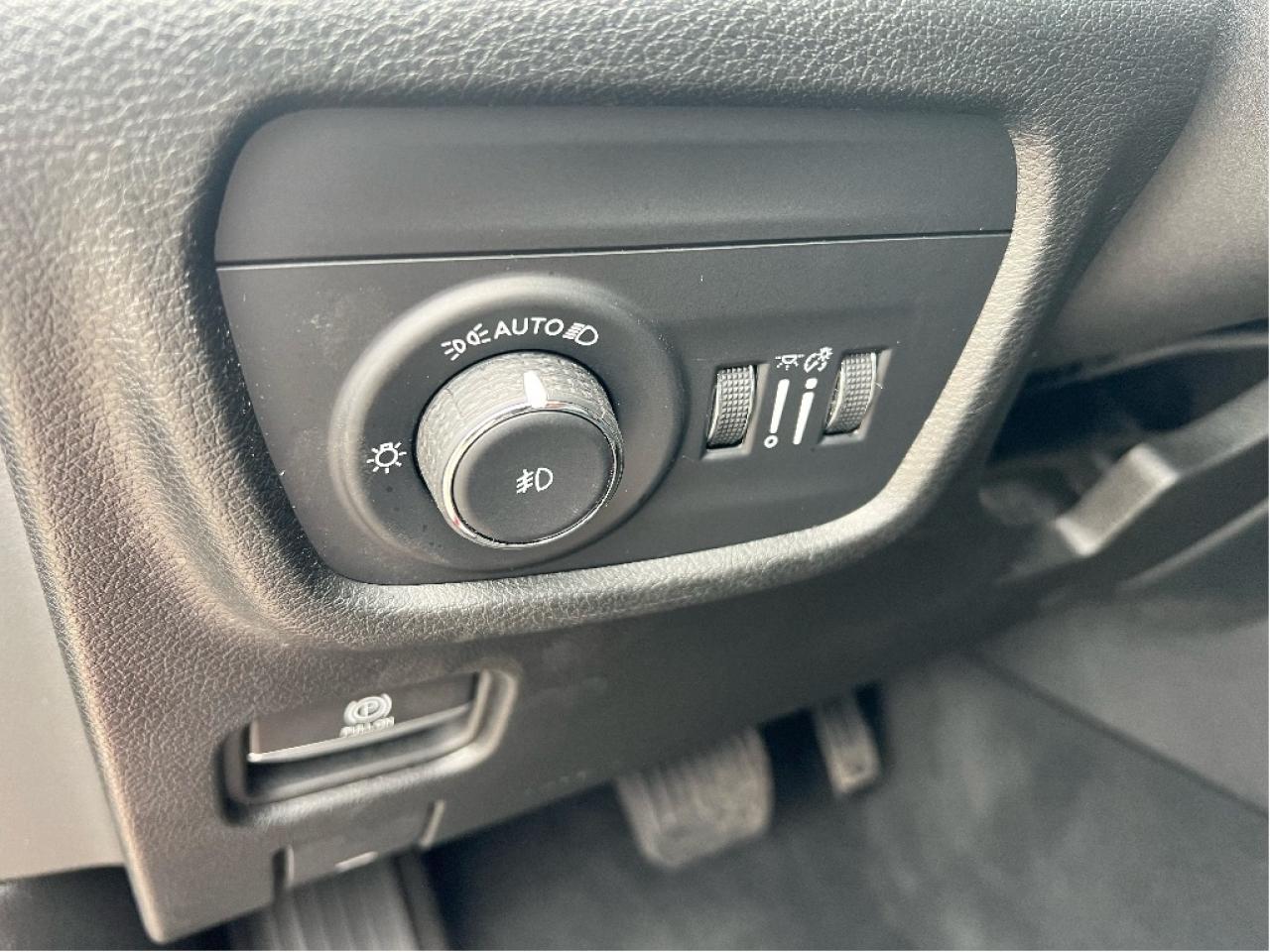 2023 Jeep Grand Cherokee Limited 4x4 *POWER SEATS *NAVIGATION *SAFETY Photo