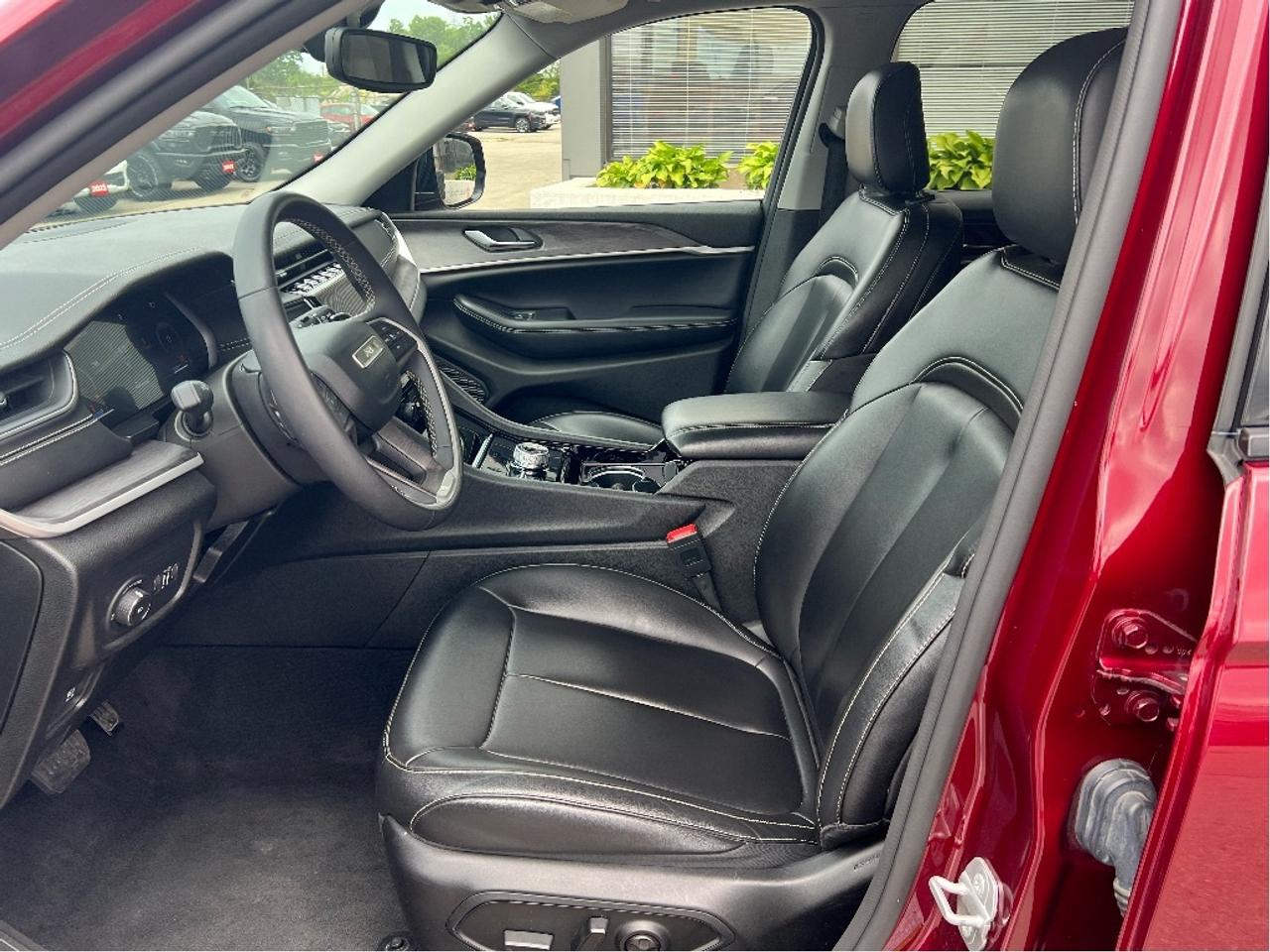 2023 Jeep Grand Cherokee Limited 4x4 *POWER SEATS *NAVIGATION *SAFETY Photo