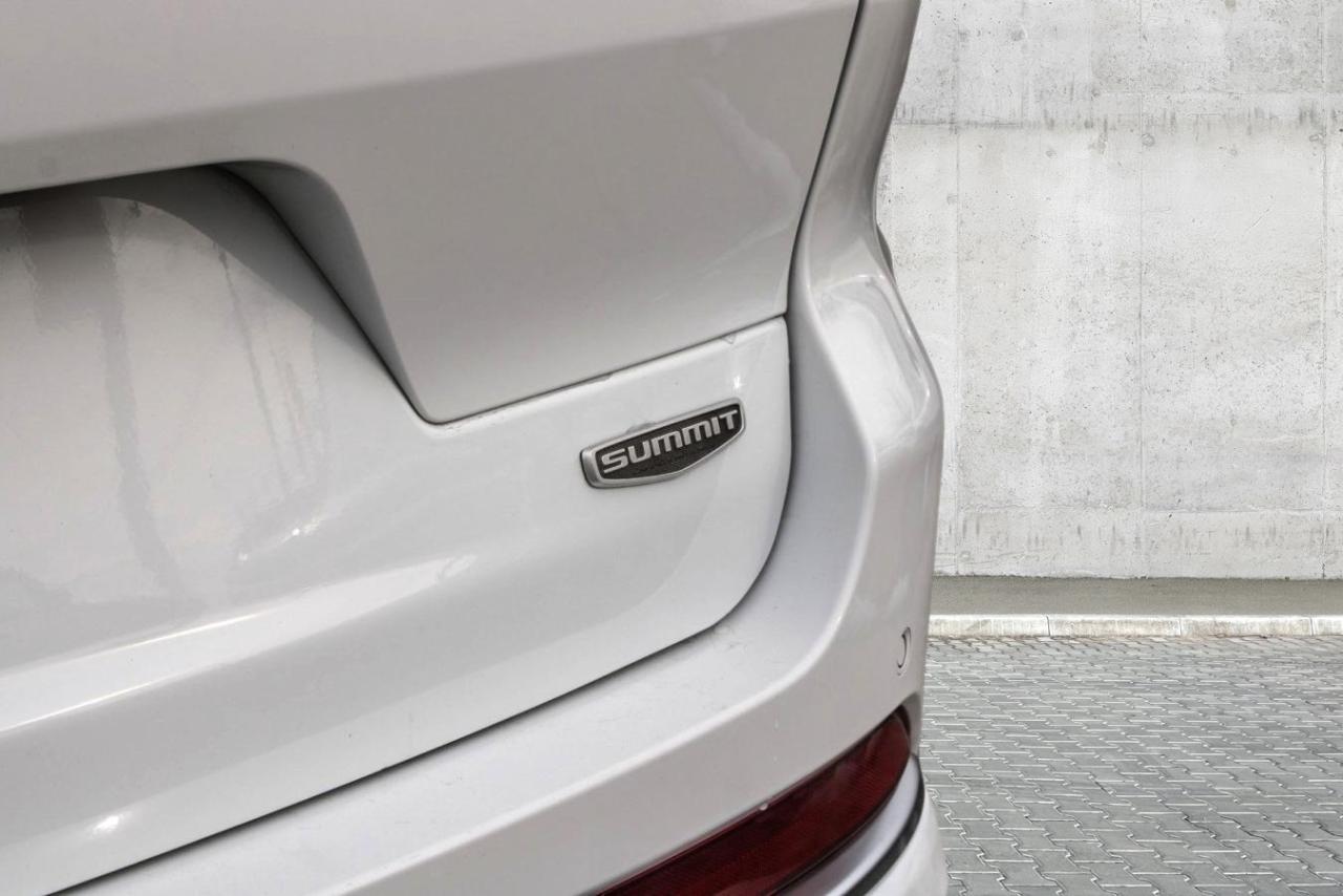 2024 Jeep Grand Cherokee L Summit Reserve 4x4 Photo