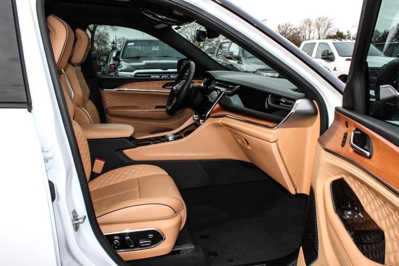 2024 Jeep Grand Cherokee L Summit Reserve 4x4 Photo