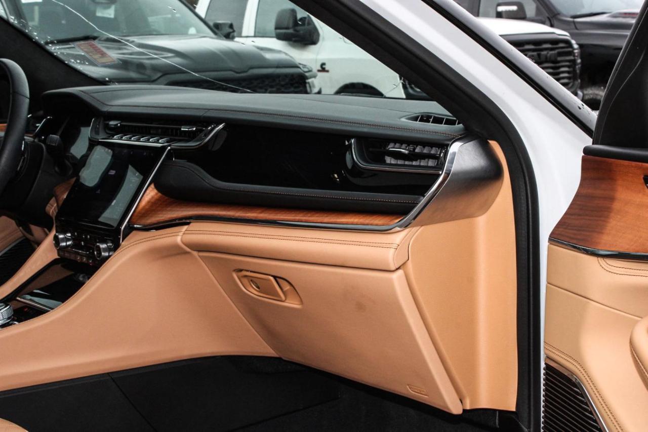 2024 Jeep Grand Cherokee L Summit Reserve 4x4 Photo