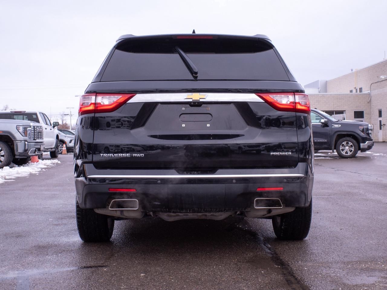 2021 Chevrolet Traverse Premier- Heated & Ventilated Front Seats Photo