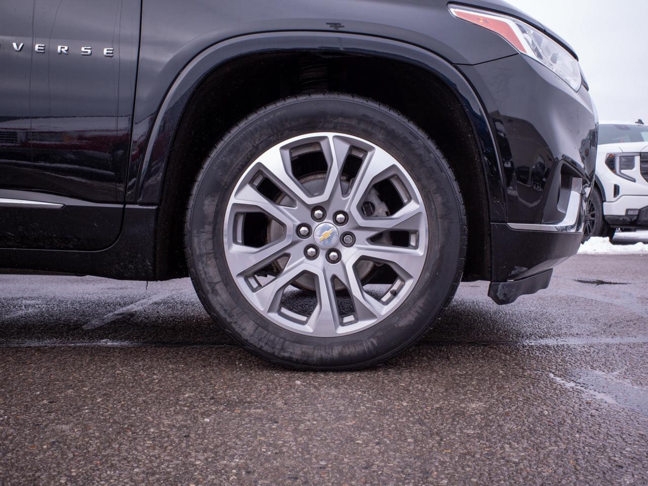 2021 Chevrolet Traverse Premier- Heated & Ventilated Front Seats Photo