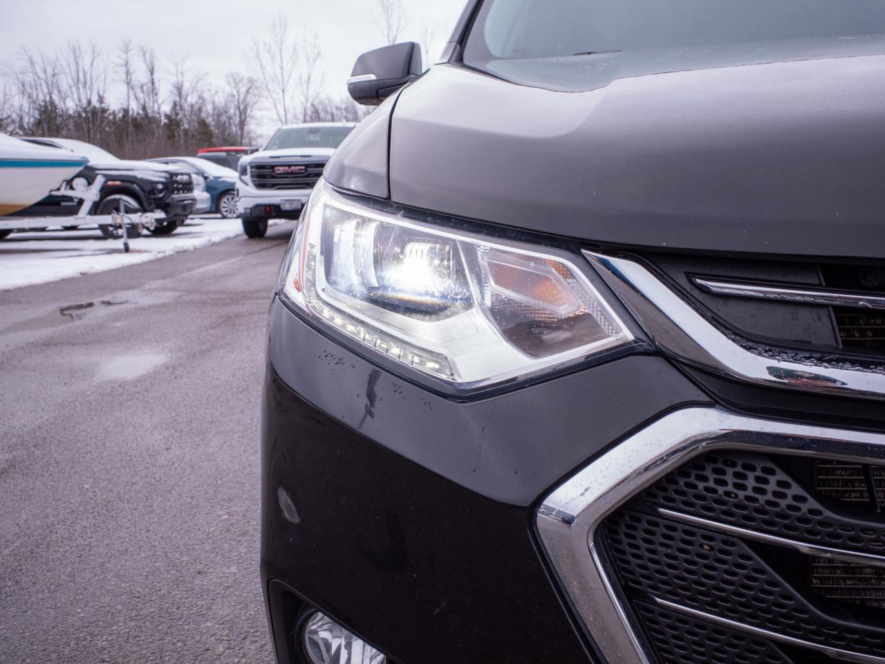 2021 Chevrolet Traverse Premier- Heated & Ventilated Front Seats Photo