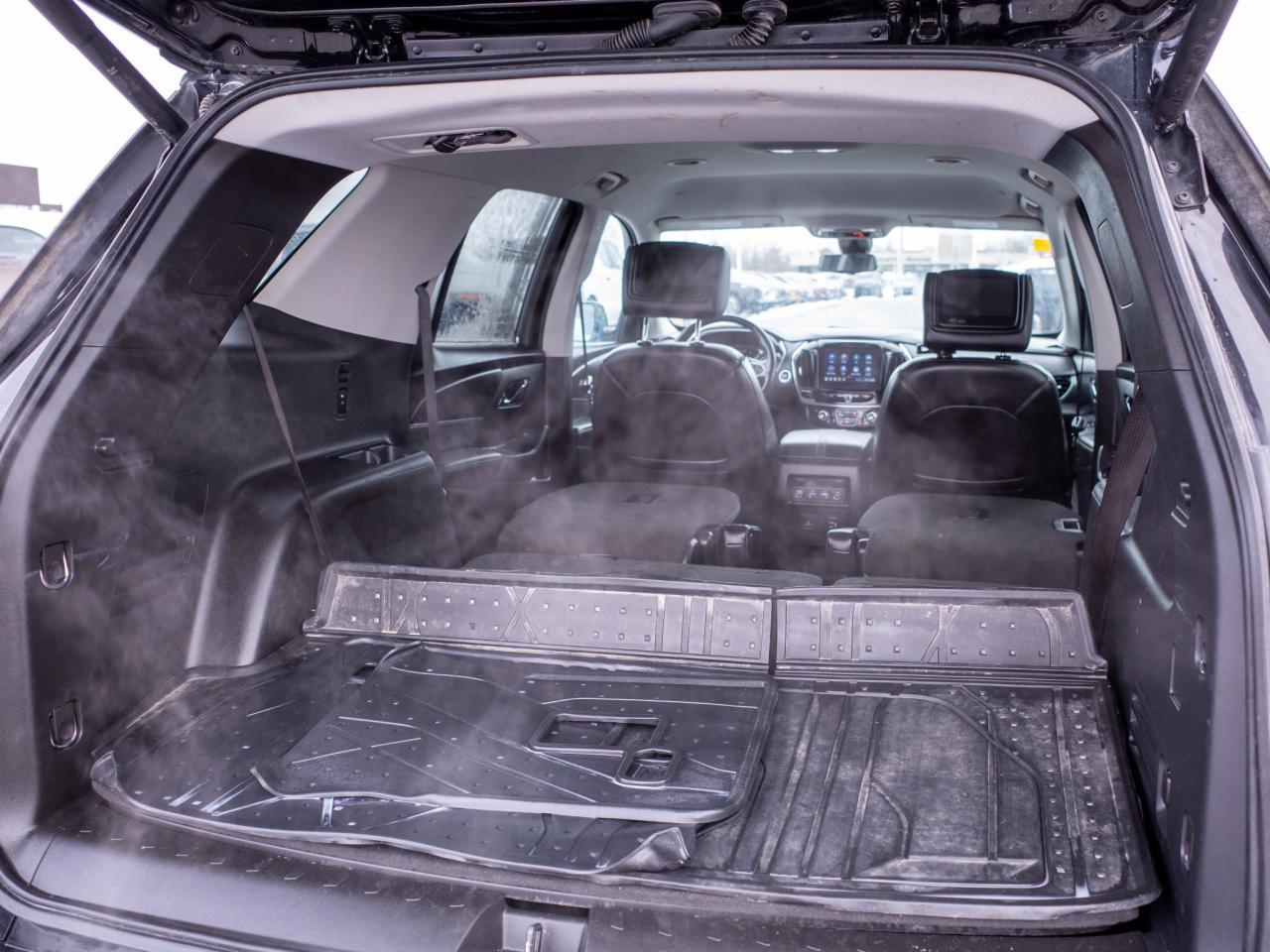 2021 Chevrolet Traverse Premier- Heated & Ventilated Front Seats Photo