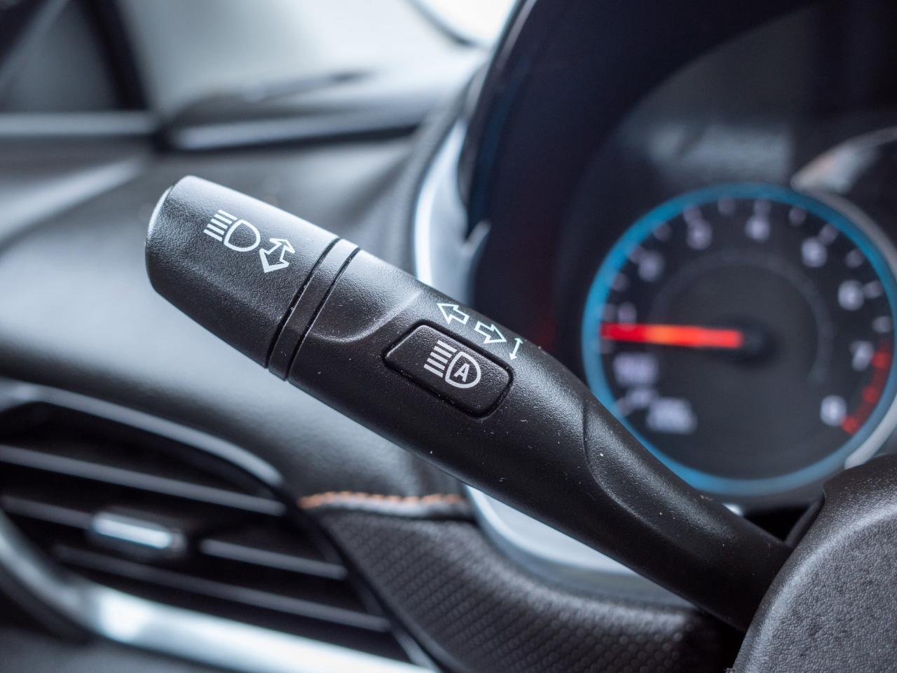 2021 Chevrolet Traverse Premier- Heated & Ventilated Front Seats Photo