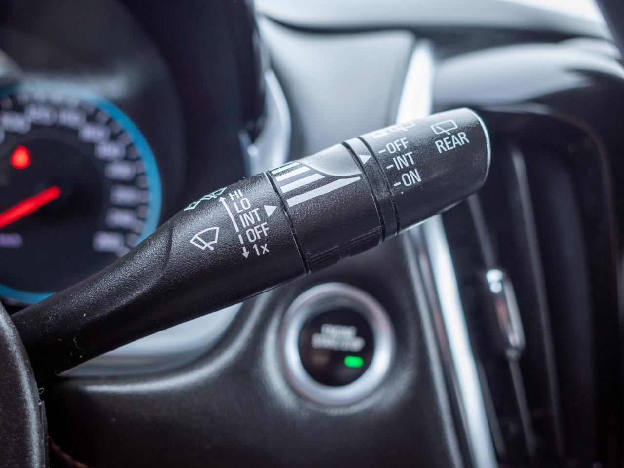 2021 Chevrolet Traverse Premier- Heated & Ventilated Front Seats Photo