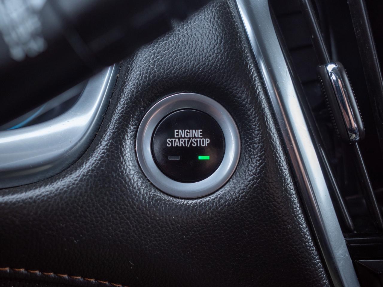 2021 Chevrolet Traverse Premier- Heated & Ventilated Front Seats Photo