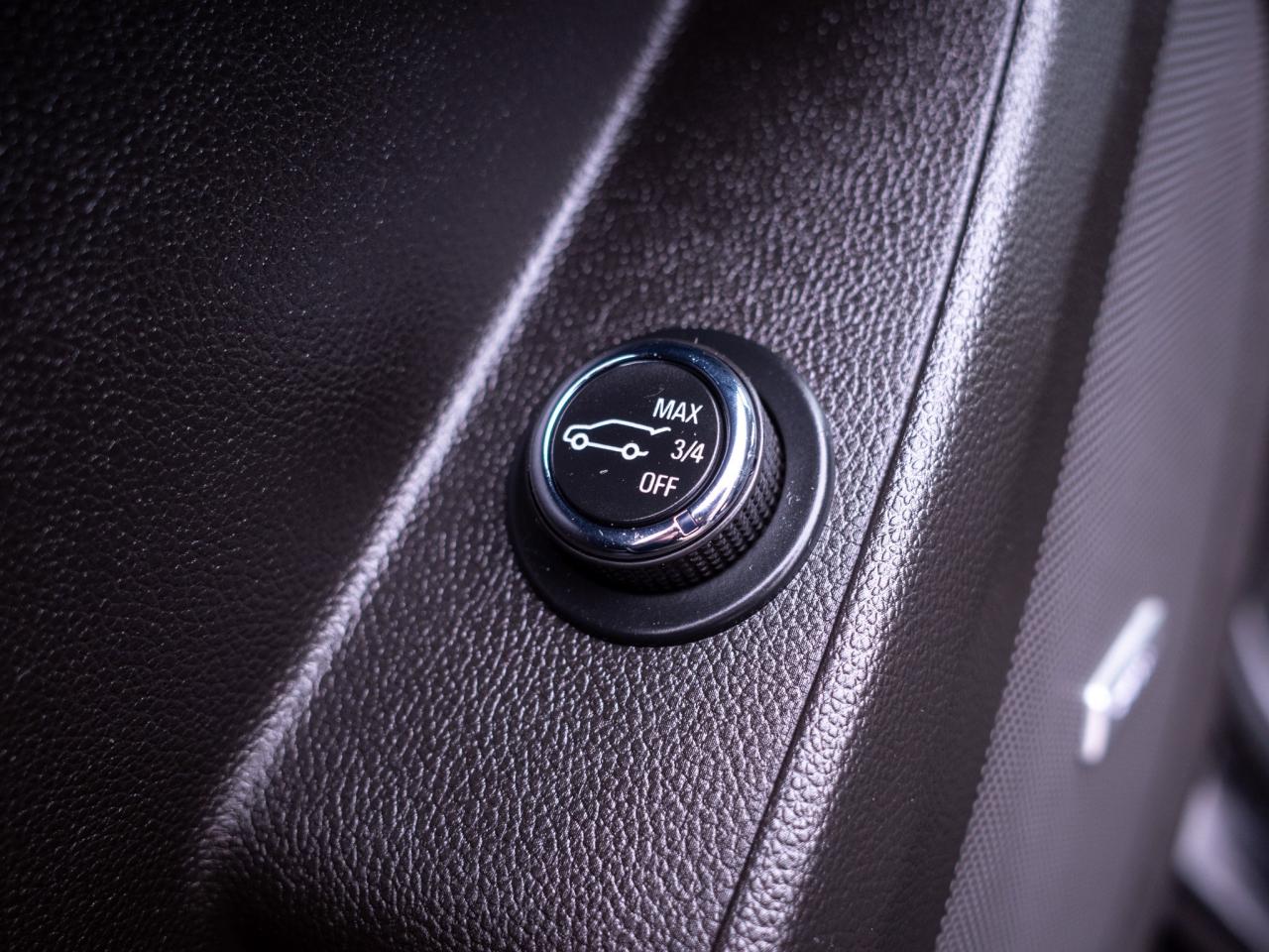 2021 Chevrolet Traverse Premier- Heated & Ventilated Front Seats Photo