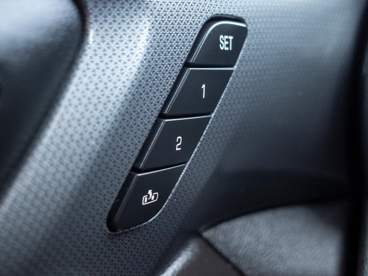 2021 Chevrolet Traverse Premier- Heated & Ventilated Front Seats Photo