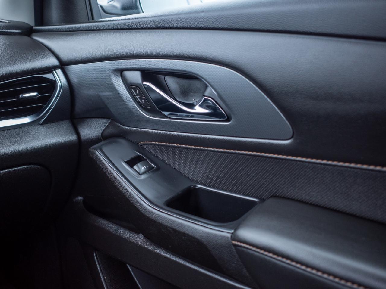 2021 Chevrolet Traverse Premier- Heated & Ventilated Front Seats Photo