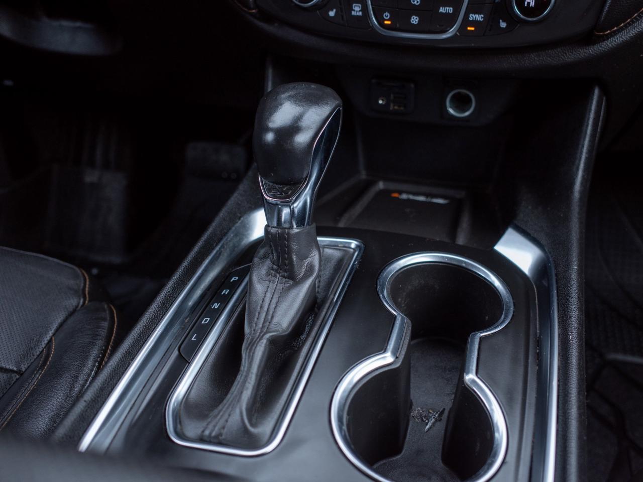 2021 Chevrolet Traverse Premier- Heated & Ventilated Front Seats Photo