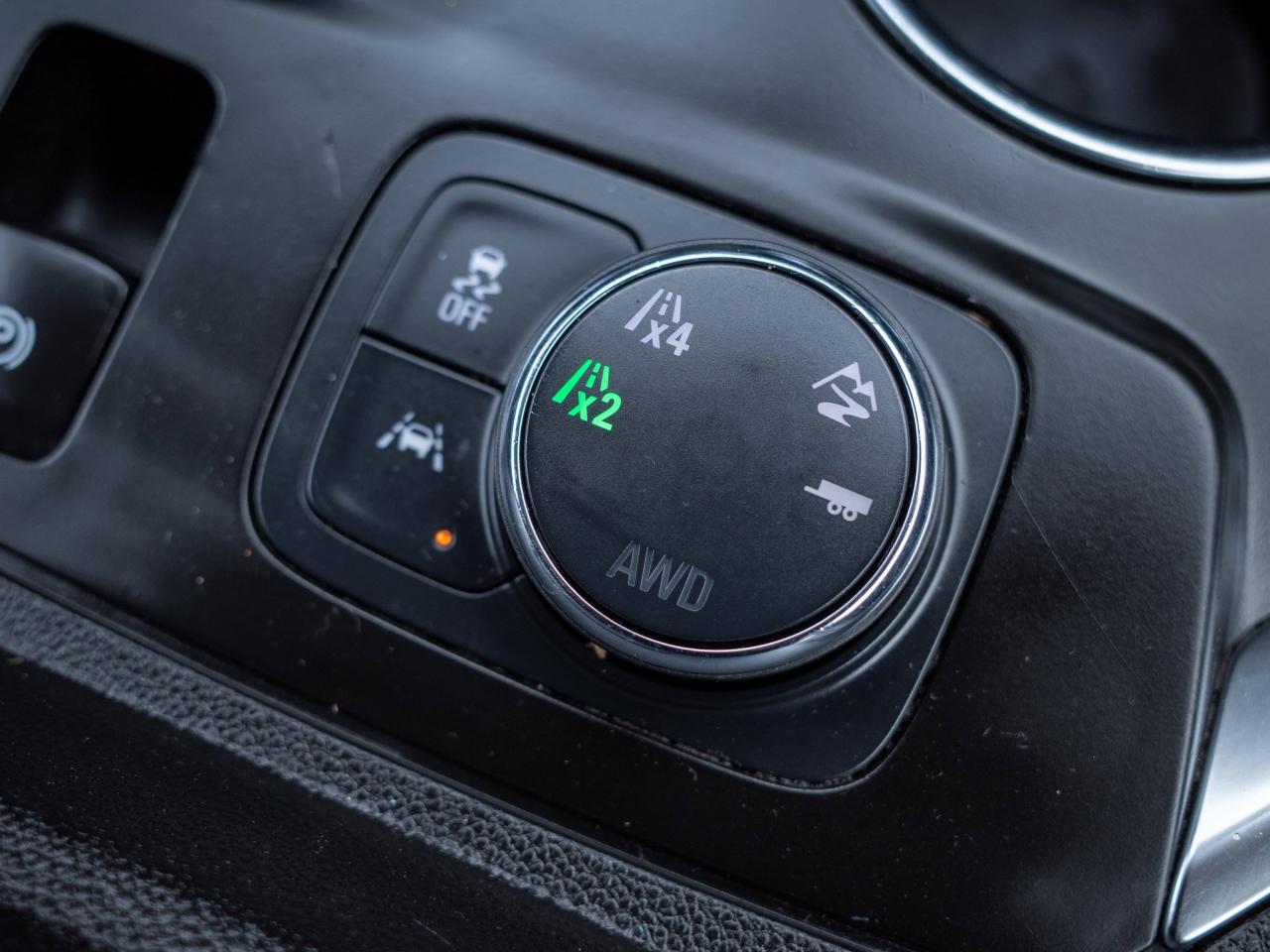 2021 Chevrolet Traverse Premier- Heated & Ventilated Front Seats Photo