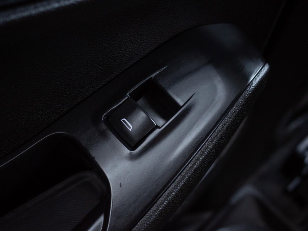 2021 Chevrolet Traverse Premier- Heated & Ventilated Front Seats Photo