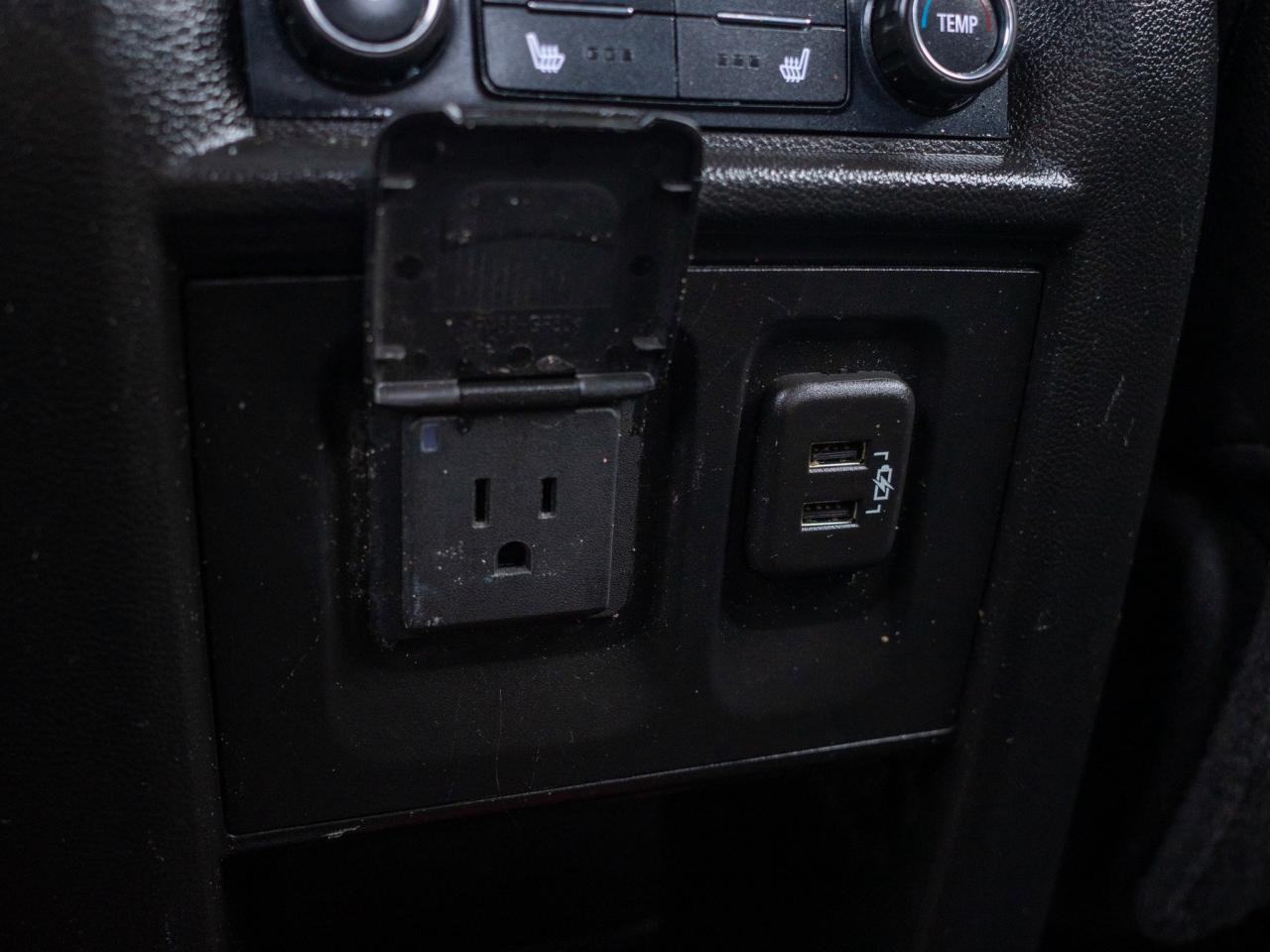 2021 Chevrolet Traverse Premier- Heated & Ventilated Front Seats Photo