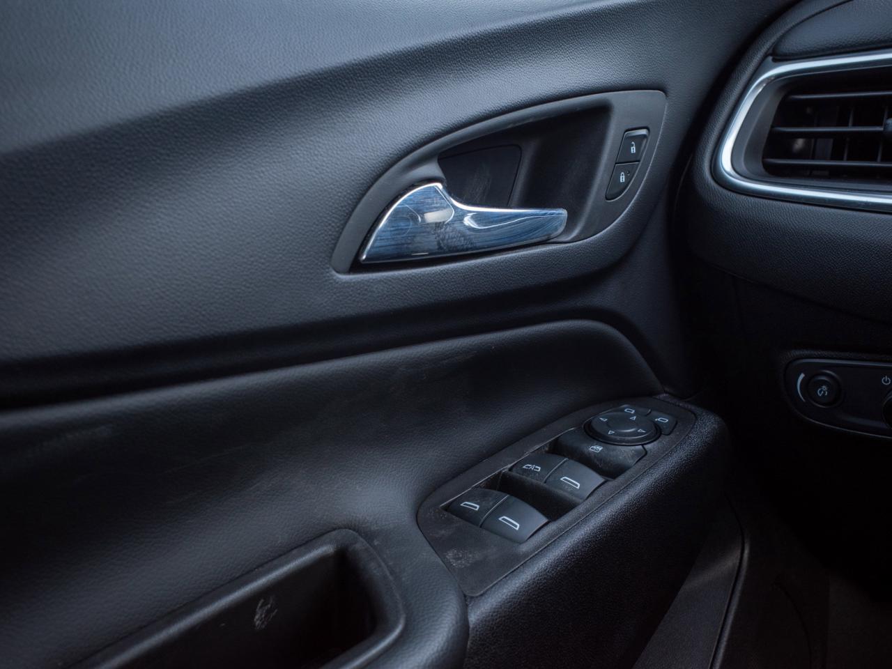 2023 Chevrolet Equinox LT - Touchscreen Infotainment System Photo