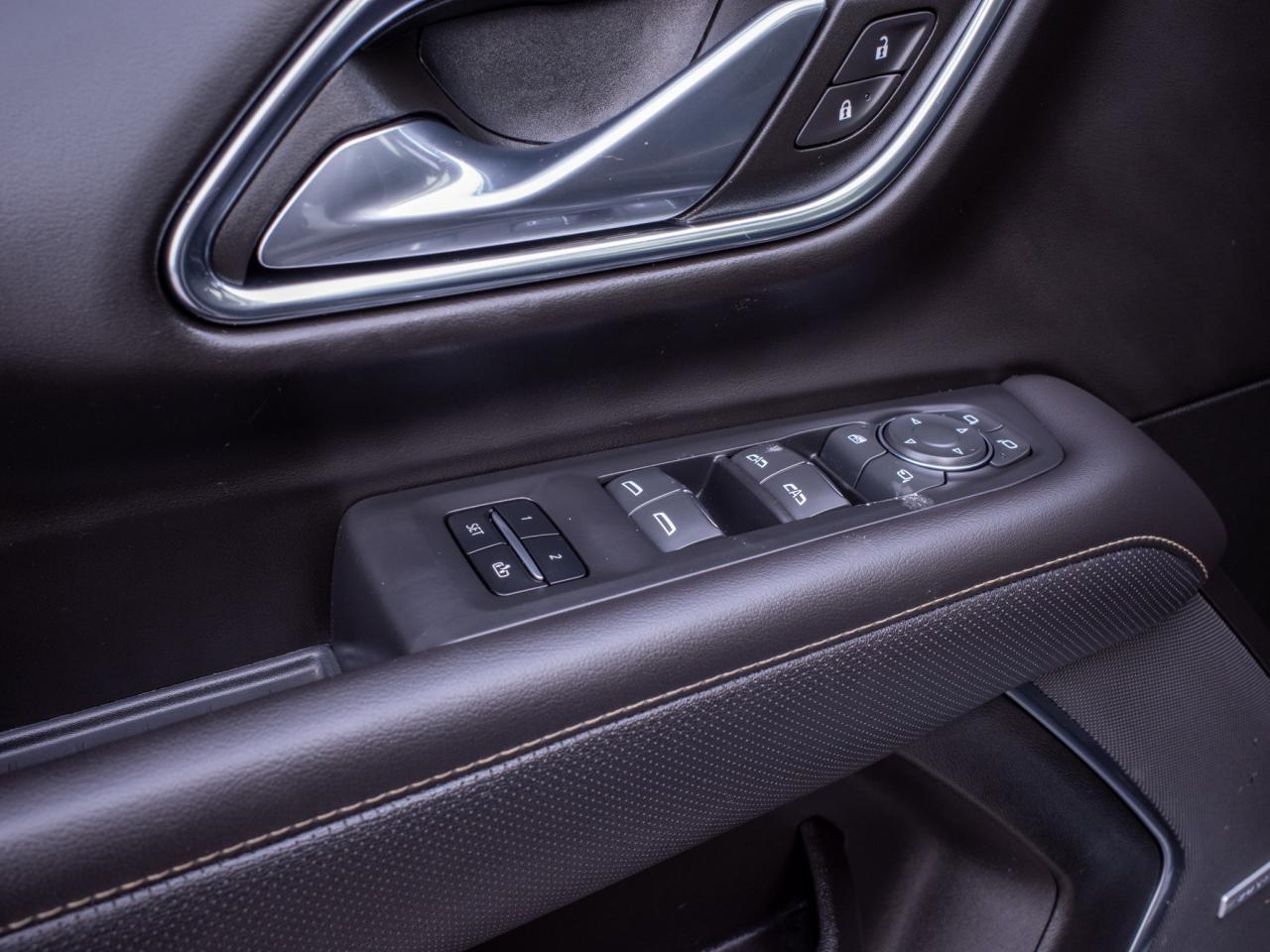 2023 Chevrolet Suburban Premier- Power Sliding Center Console Photo