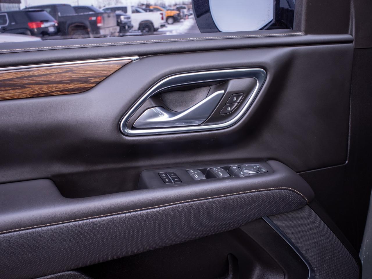 2023 Chevrolet Suburban Premier- Power Sliding Center Console Photo