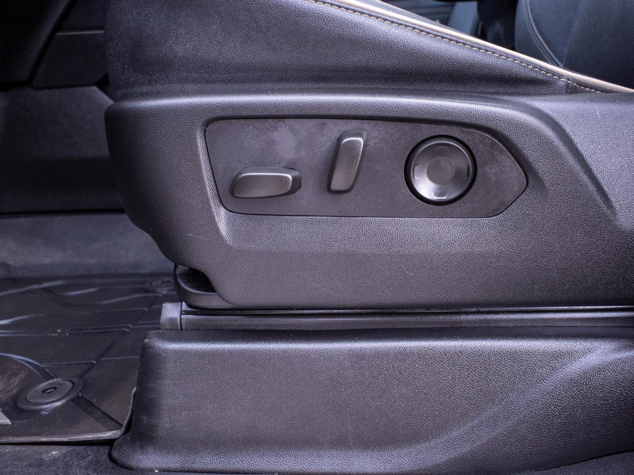 2023 Chevrolet Suburban Premier- Power Sliding Center Console Photo