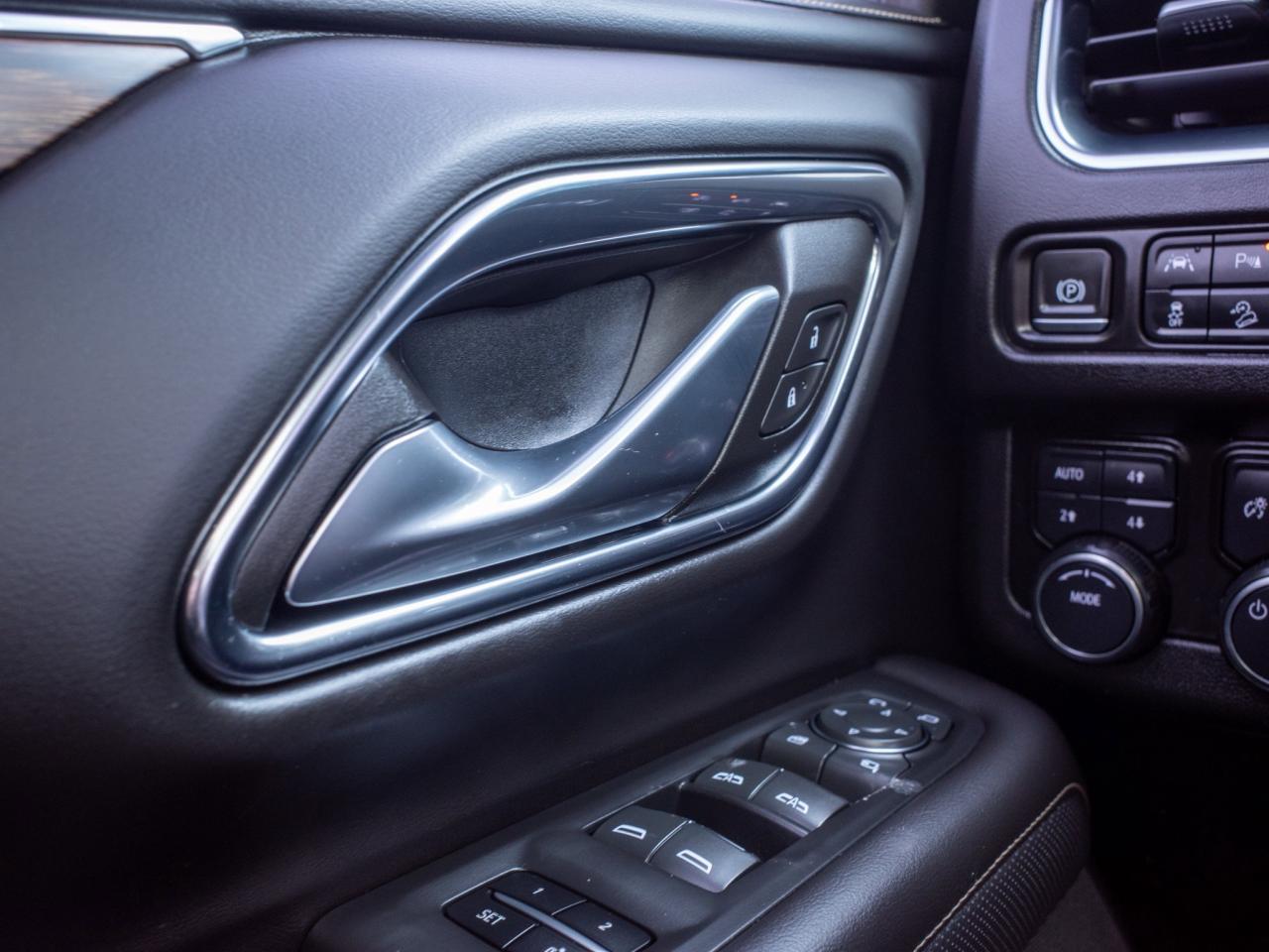 2023 Chevrolet Suburban Premier- Power Sliding Center Console Photo