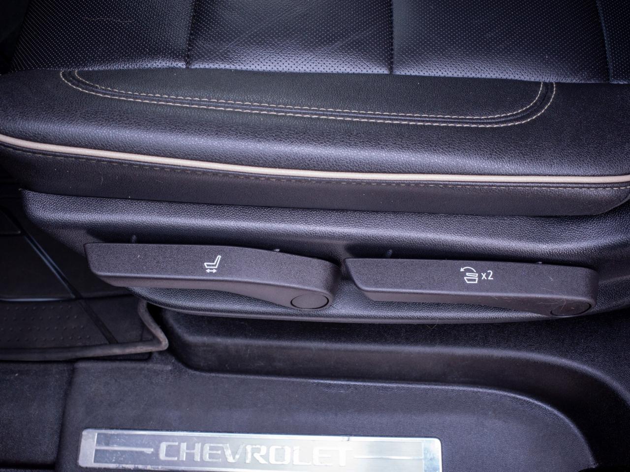 2023 Chevrolet Suburban Premier- Power Sliding Center Console Photo