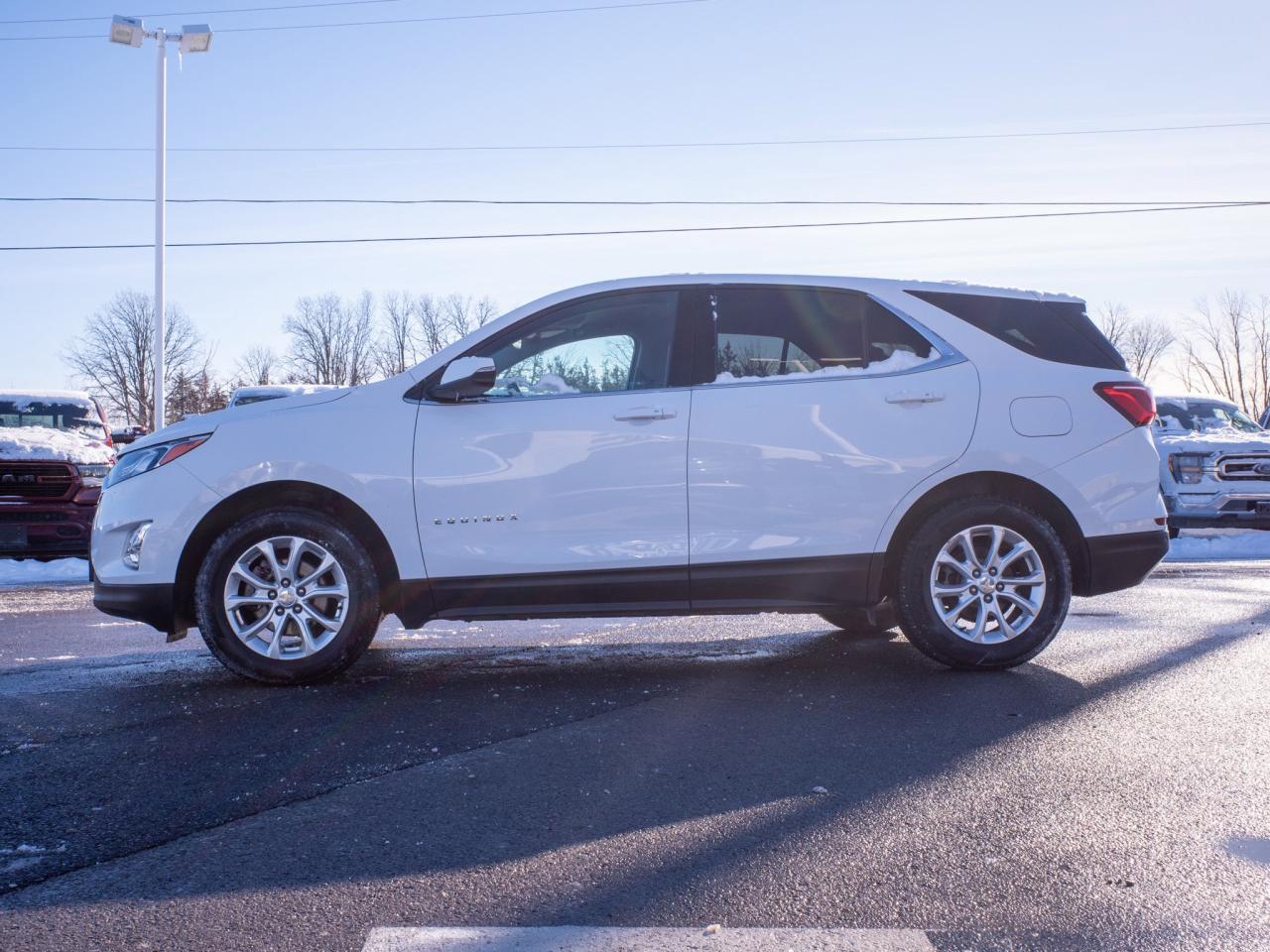 2018 Chevrolet Equinox LT - Steering Wheel Audio Controls Photo4