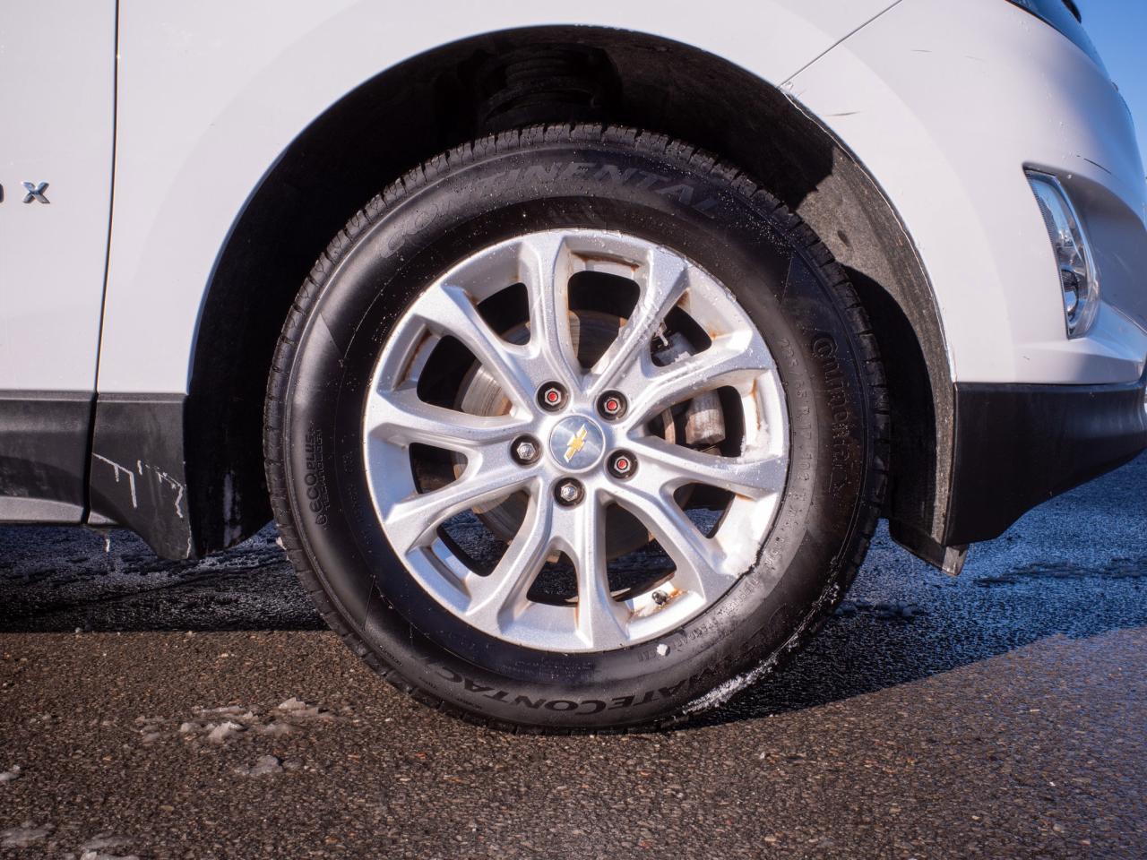 2018 Chevrolet Equinox LT - Steering Wheel Audio Controls Photo
