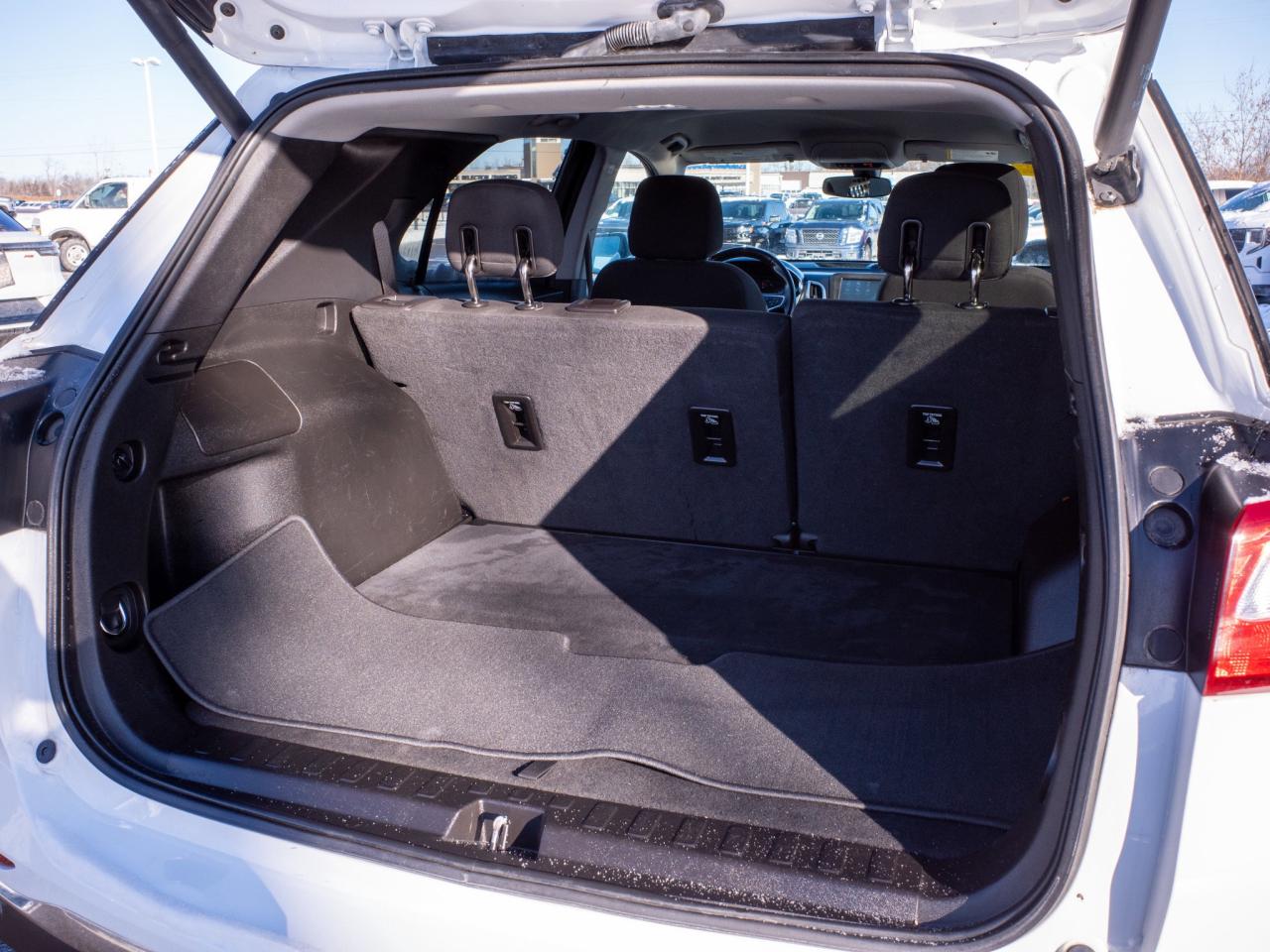 2018 Chevrolet Equinox LT - Steering Wheel Audio Controls Photo