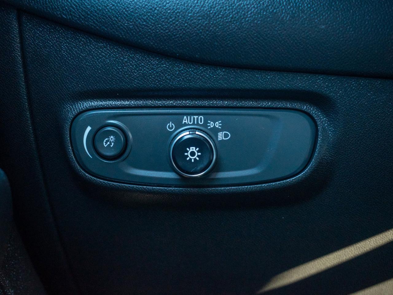 2018 Chevrolet Equinox LT - Steering Wheel Audio Controls Photo