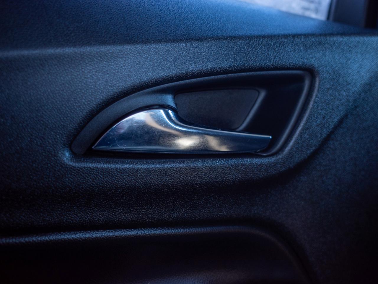 2018 Chevrolet Equinox LT - Steering Wheel Audio Controls Photo