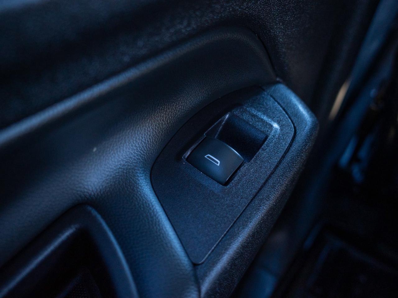 2018 Chevrolet Equinox LT - Steering Wheel Audio Controls Photo