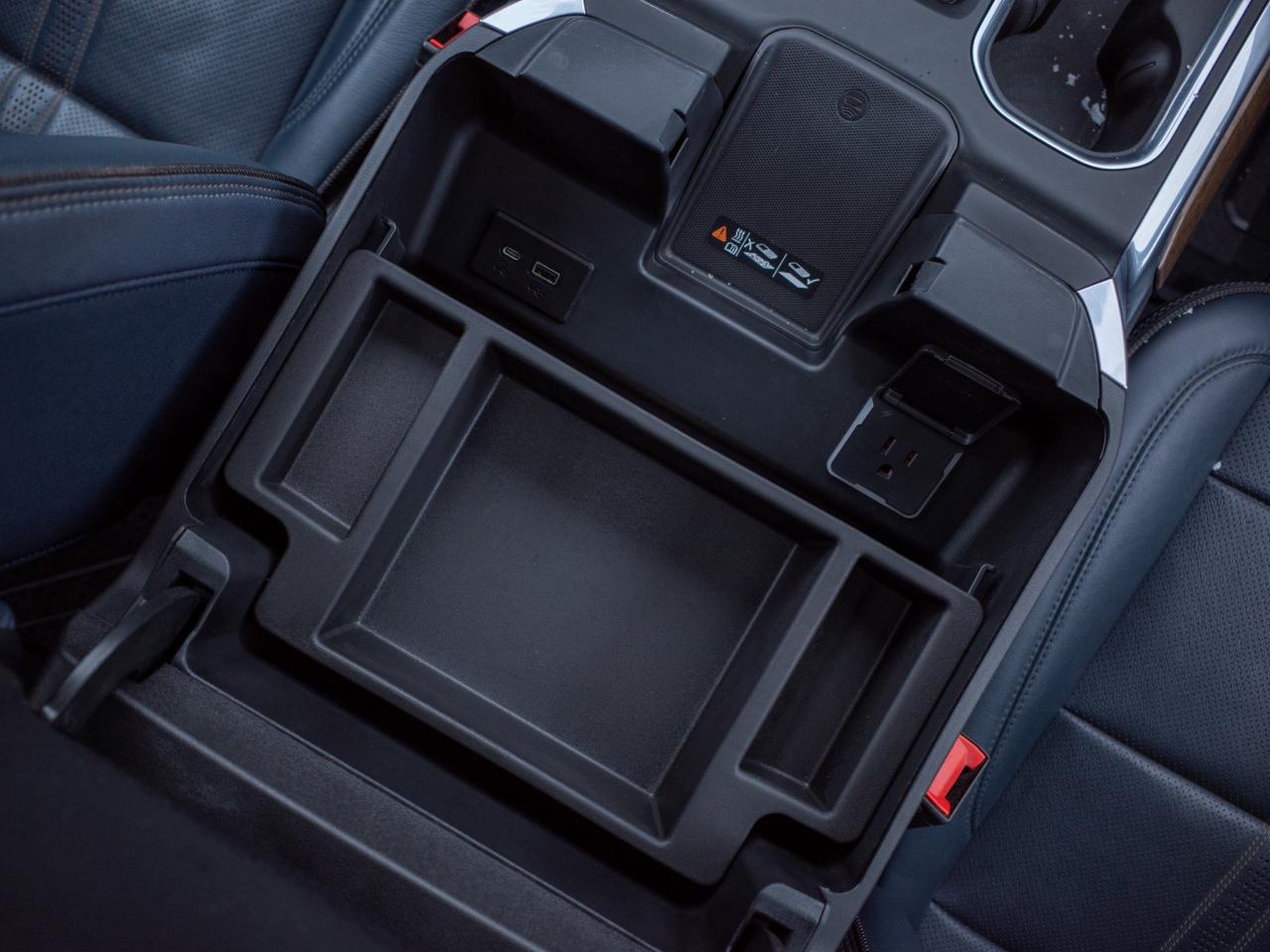 2023 Chevrolet Silverado 1500 High Country- 13.4-inch Touchscreen Photo