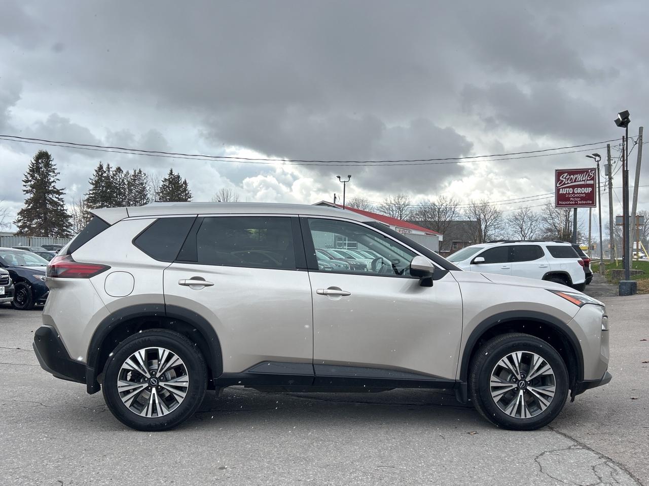 2023 Nissan Rogue SV Moonroof  AWD/REMOTE START  CALL PICTON 42K KMS Photo