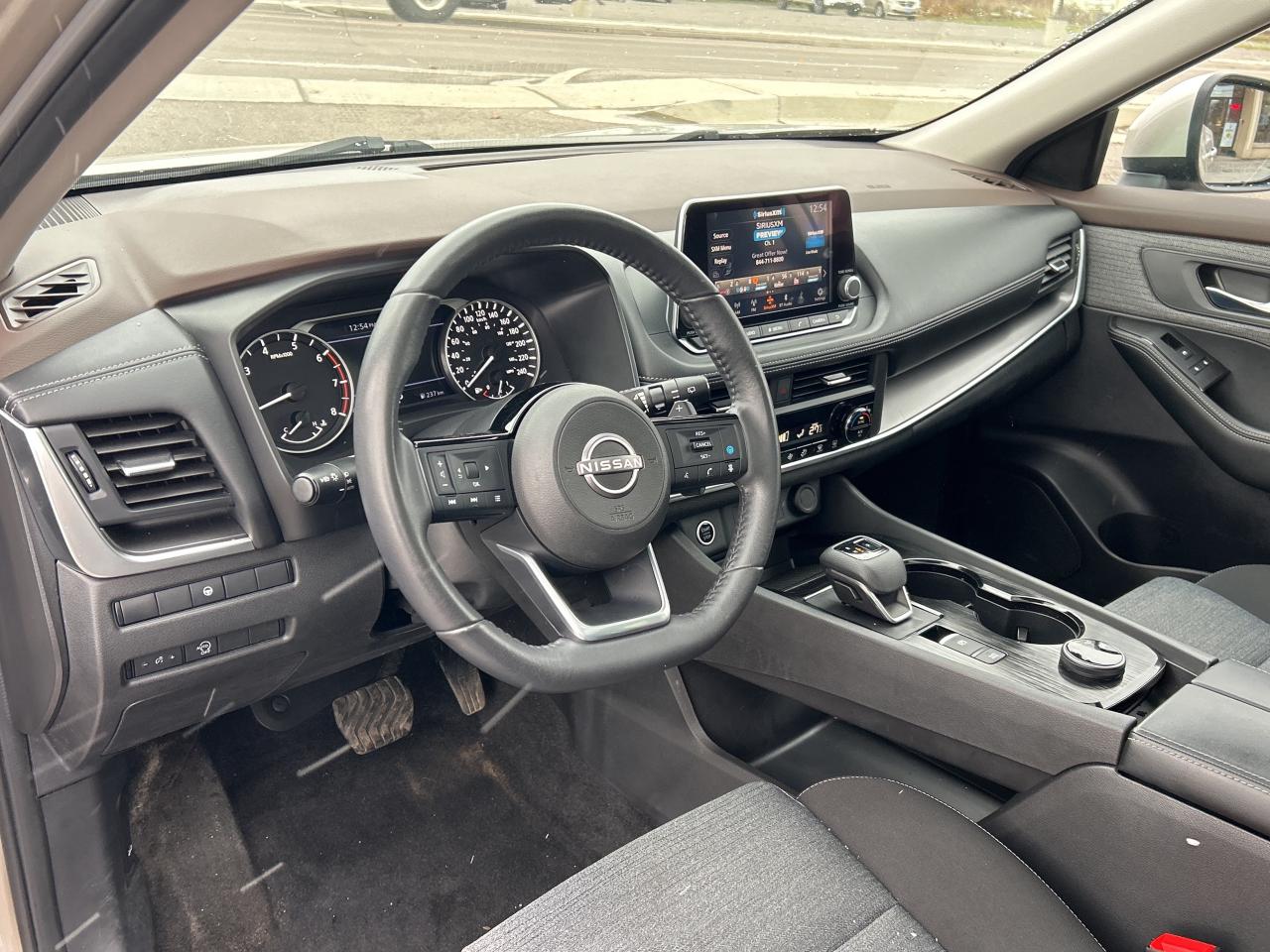 2023 Nissan Rogue SV Moonroof  AWD/REMOTE START  CALL PICTON 42K KMS Photo