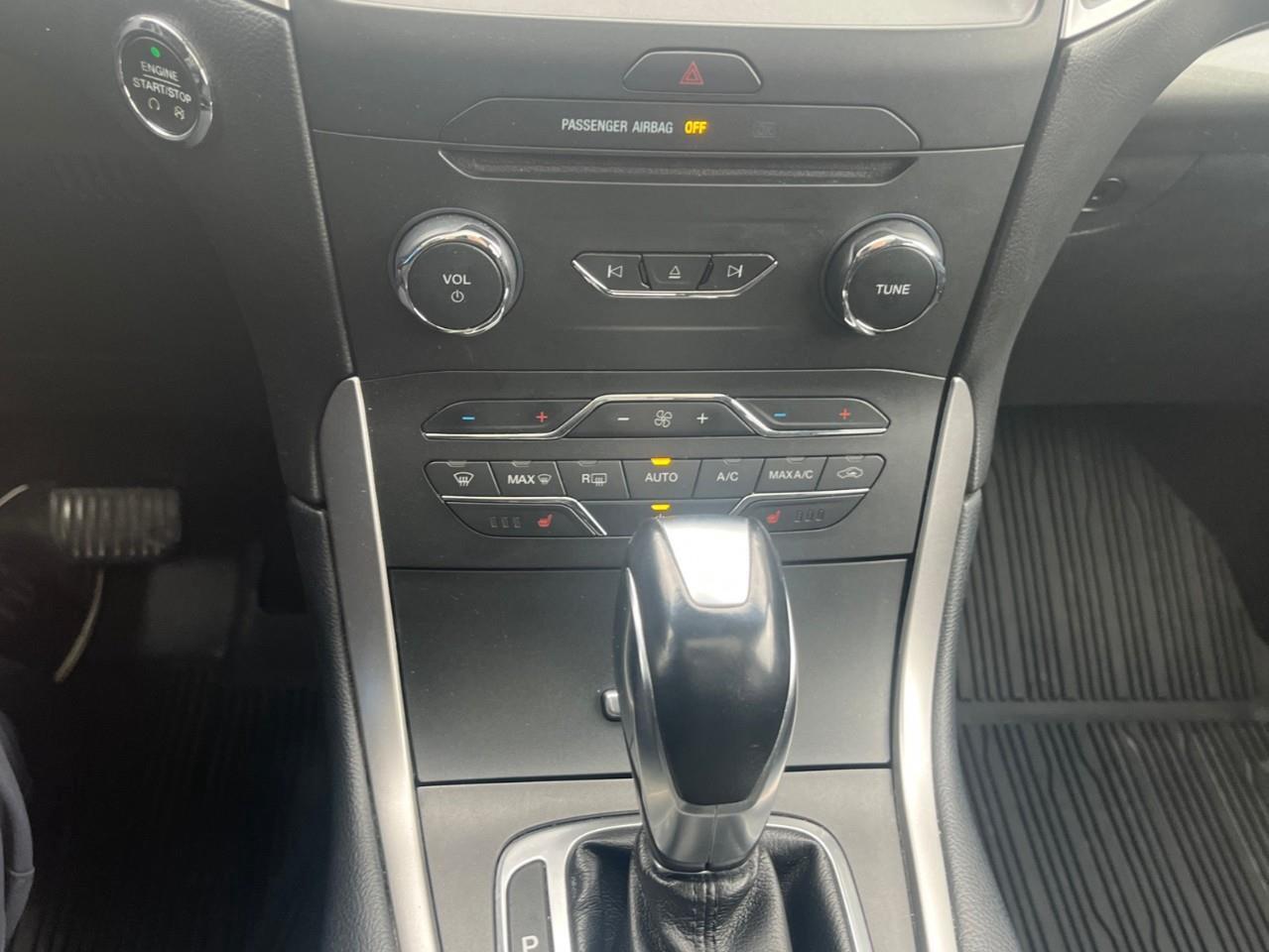 2018 Ford Edge SEL WELL LOVED GREAT VALUE Photo