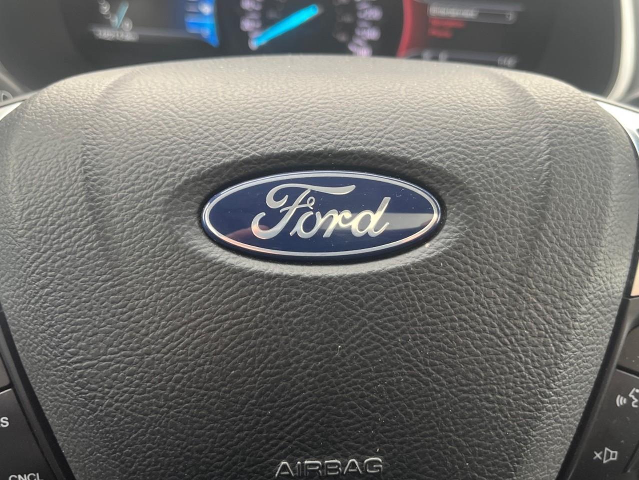 2018 Ford Edge SEL WELL LOVED GREAT VALUE Photo